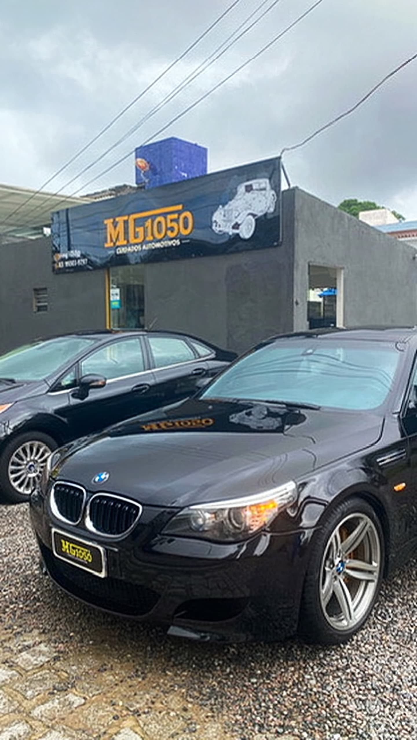 BMW M5 preto na MG1050